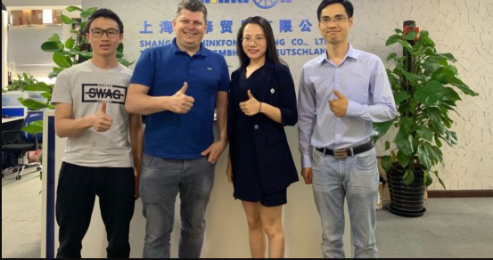 SOLA亚太销售总监拜访上海思奉贸易有限公司